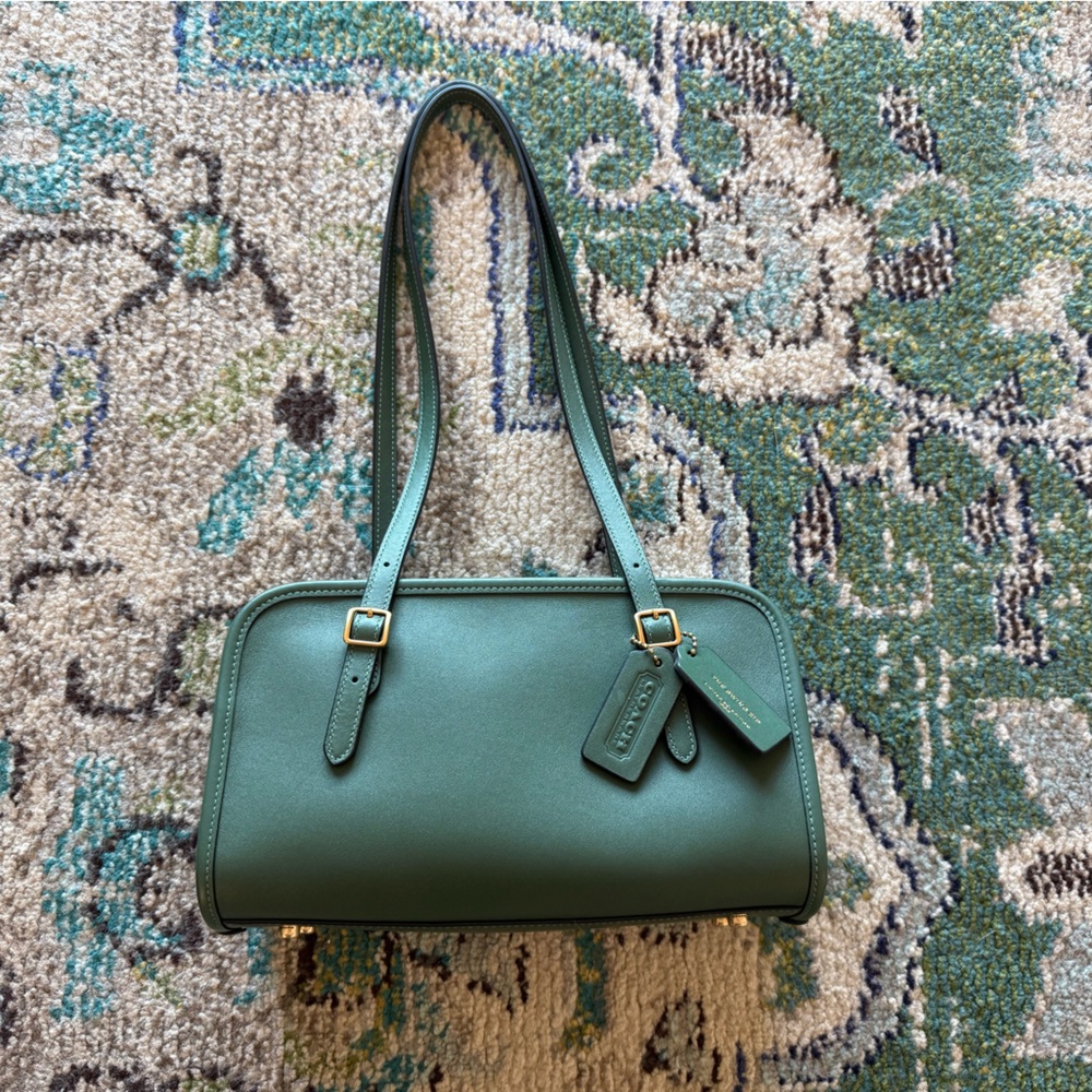 Coach swing zip- hunter green!